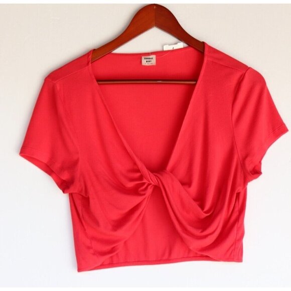 Sunday Best Aritzia Women's Large Red Crop Top Deep V-Neck Short Sleeve T-Shirt - Picture 1 of 5